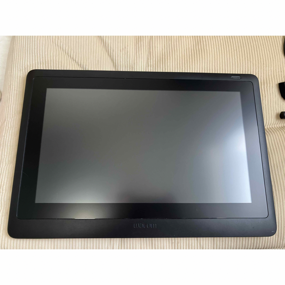 Wacom(ワコム)の【中古】液晶ペンタブレット Wacom Cintiq DTK1660K0D スマホ/家電/カメラのPC/タブレット(PC周辺機器)の商品写真