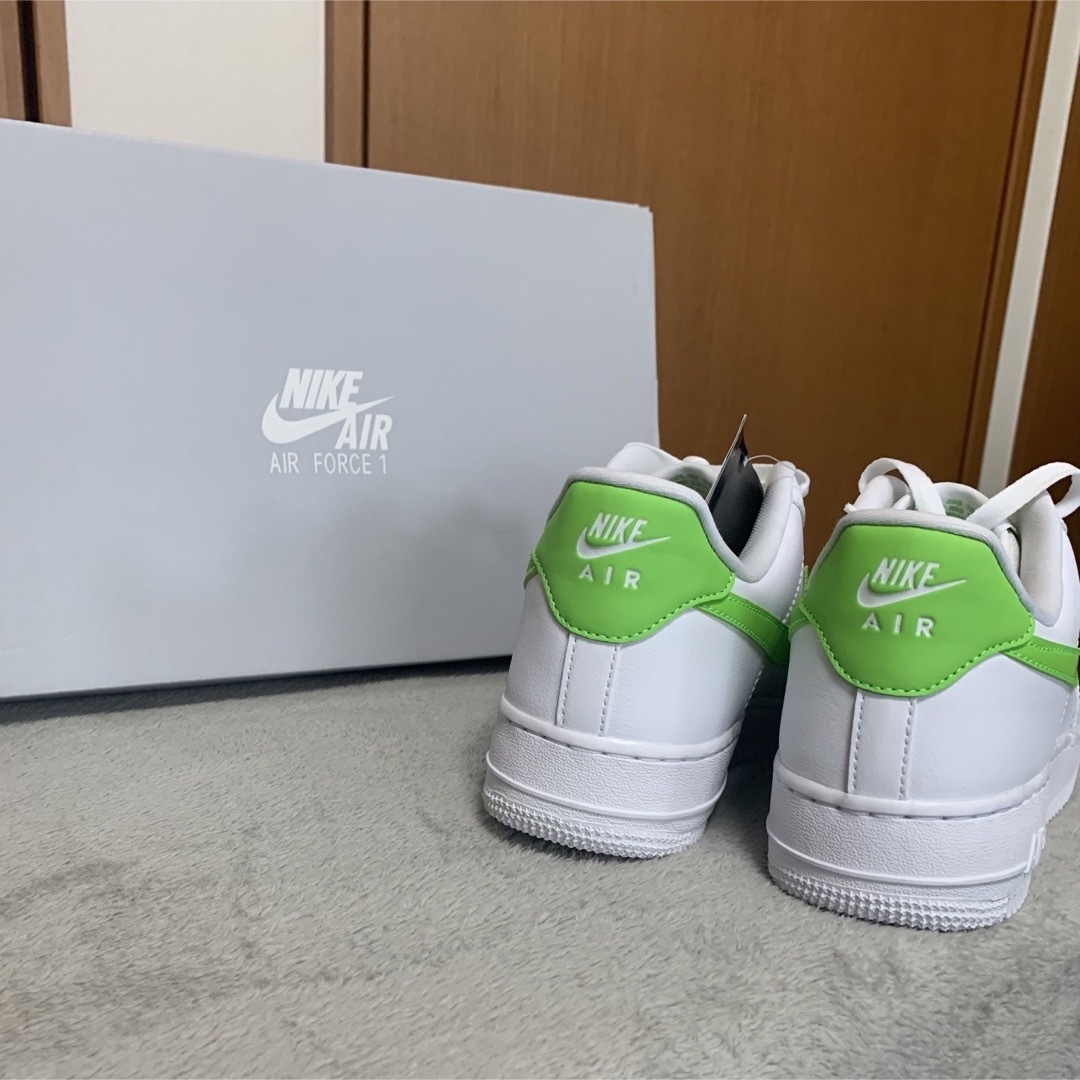 NIKE(ナイキ)のNIKE エアーフォース1Low "Action Green" 23.0cm レディースの靴/シューズ(スニーカー)の商品写真