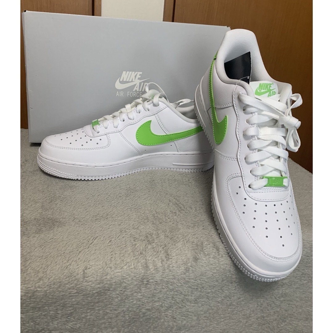 NIKE(ナイキ)のNIKE エアーフォース1Low "Action Green" 23.0cm レディースの靴/シューズ(スニーカー)の商品写真