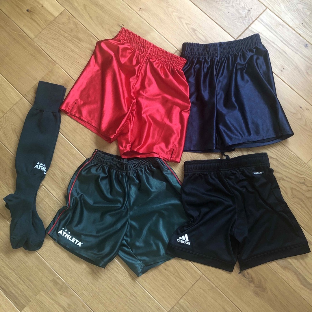 ATHLETA(アスレタ)のサッカー　トレーニングパンツ4枚＋ソックスセット スポーツ/アウトドアのサッカー/フットサル(ウェア)の商品写真