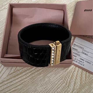 ミュウミュウ(miumiu)のmiu miu バングル ブレスレット クロコダイル(ブレスレット/バングル)