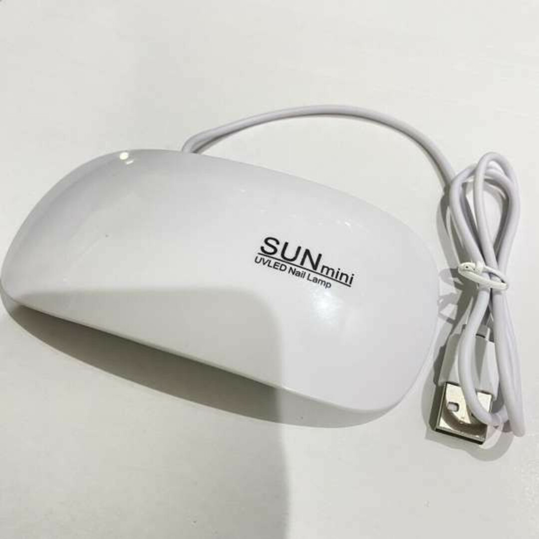 ネイルライト 白 ホワイト ジェルネイル USB UVライト レジン硬化 白の通販 by Chie's shop｜ラクマ