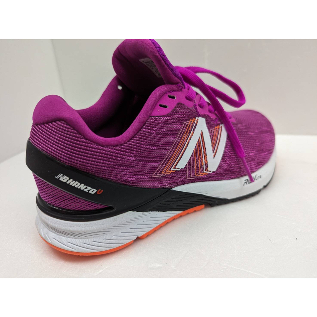 New Balance(ニューバランス)のニューバランス　ランニングシューズ　２３.5センチ スポーツ/アウトドアのランニング(シューズ)の商品写真