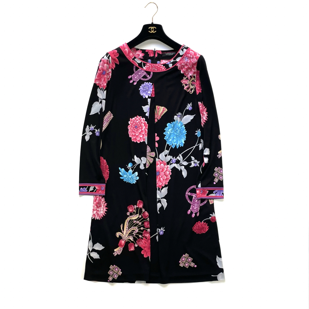 極美品 レオナール 花柄ワンピース 40 カンカン素材 ジュエリー