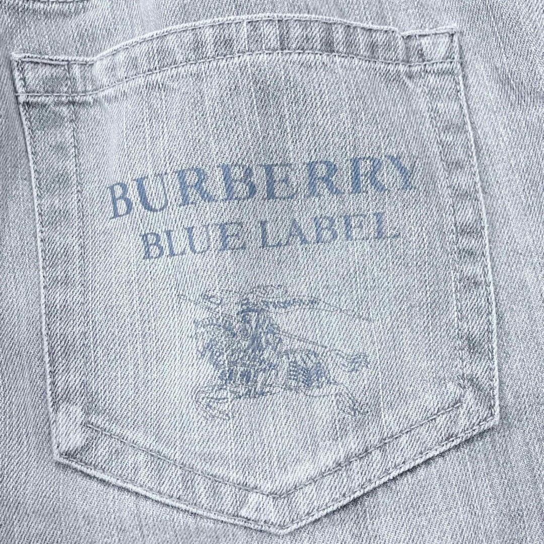 BURBERRY BLUE LABEL(バーバリーブルーレーベル)のMiyuさん専用BURBERRY パーバリーデニムパンツ　グレー　サイズM メンズのパンツ(デニム/ジーンズ)の商品写真