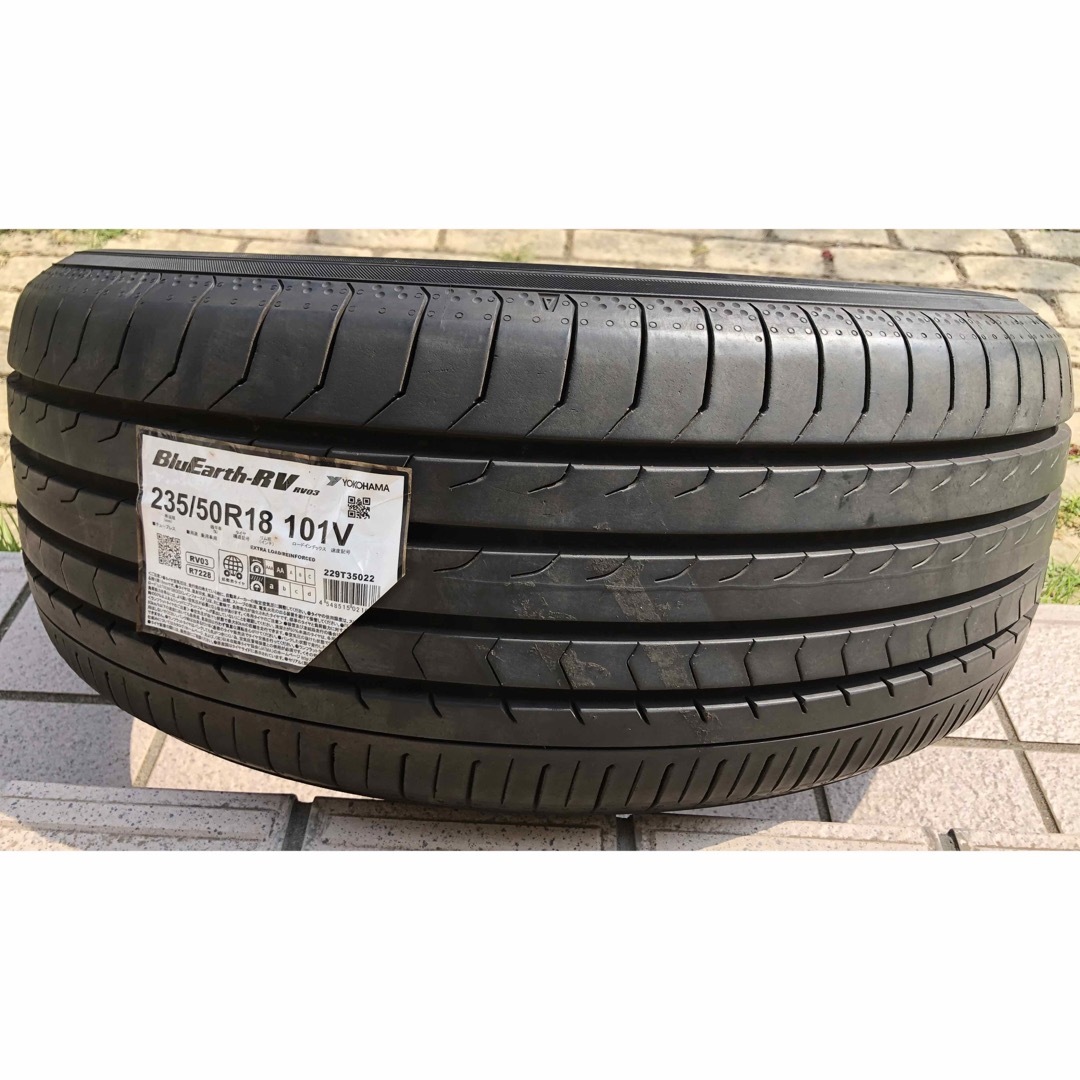 ヨコハマ ブルーアースRV RV03 235/ 50R18 美品バリ山