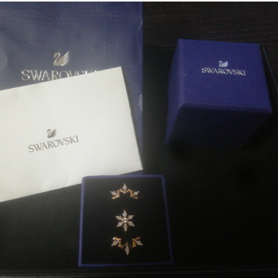 SWAROVSKI　３連リング