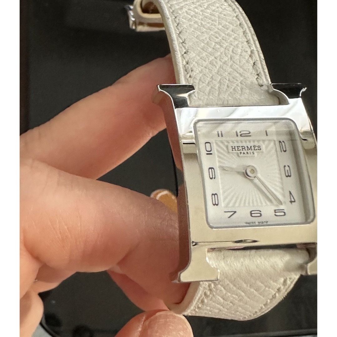 Hermes(エルメス)のHERMES  Hウォッチ　白　シルバー レディースのファッション小物(腕時計)の商品写真