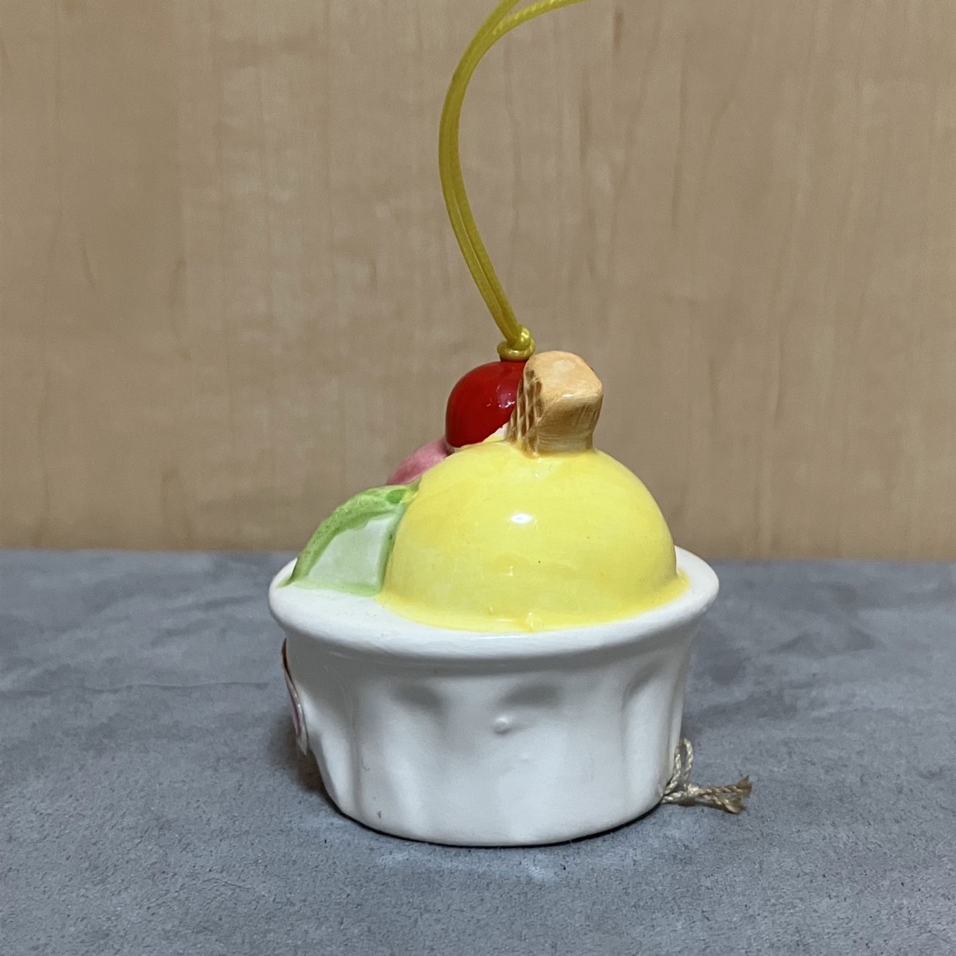 サンリオ レトロ 年代不明 陶器製ミニベル-