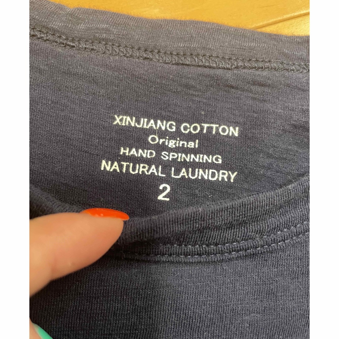 NATURAL LAUNDRY(ナチュラルランドリー)のナチュラルランドリー　ネイビー　ロゴTシャツ　メンズ　レディース　シンプル　韓国 レディースのトップス(Tシャツ(半袖/袖なし))の商品写真