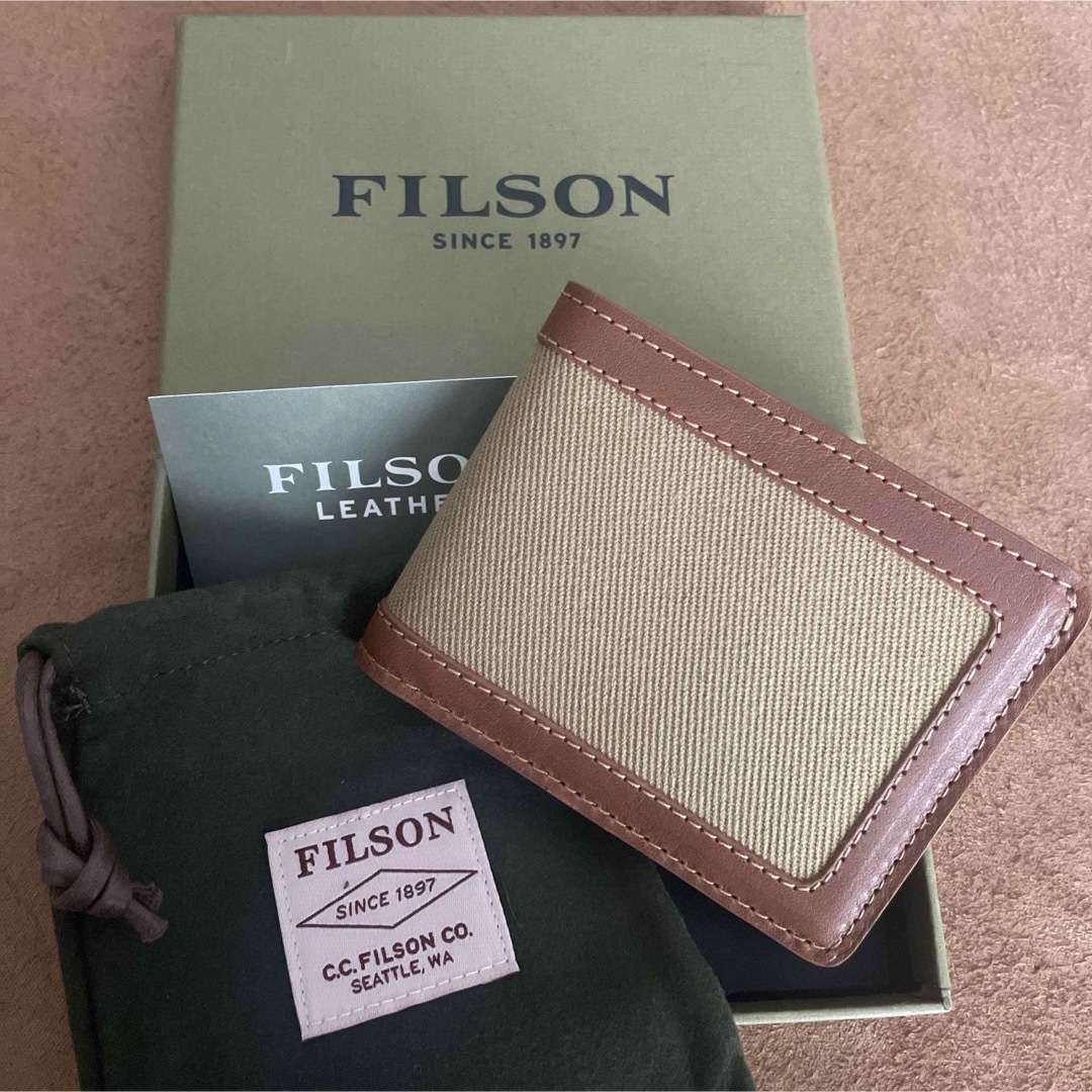 新品 箱付 FILSON 財布 ウォレット カードケース タンカラー 廃番商品メンズ