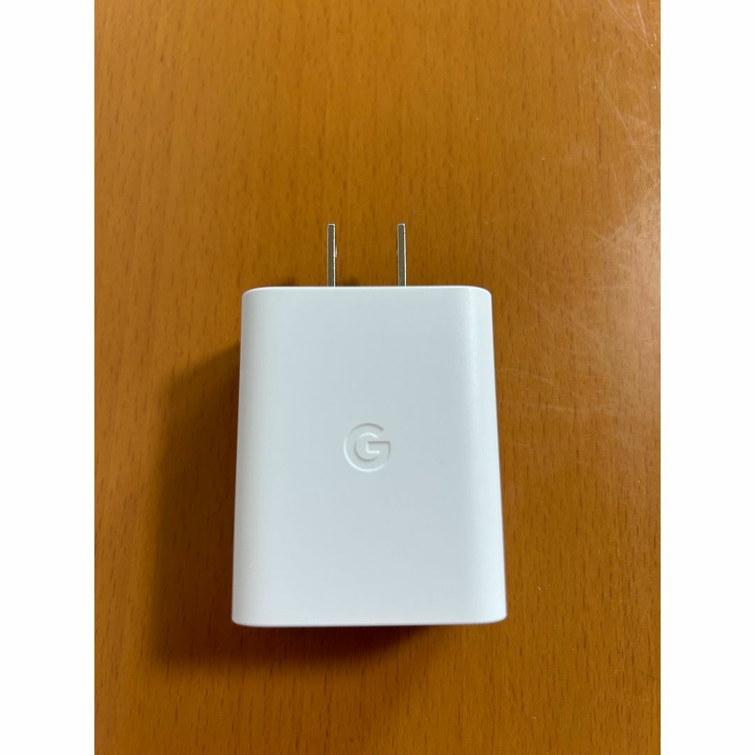 Google(グーグル)のGoogle 30W USB-C 充電器 + Type-C USBケーブル スマホ/家電/カメラのスマートフォン/携帯電話(バッテリー/充電器)の商品写真