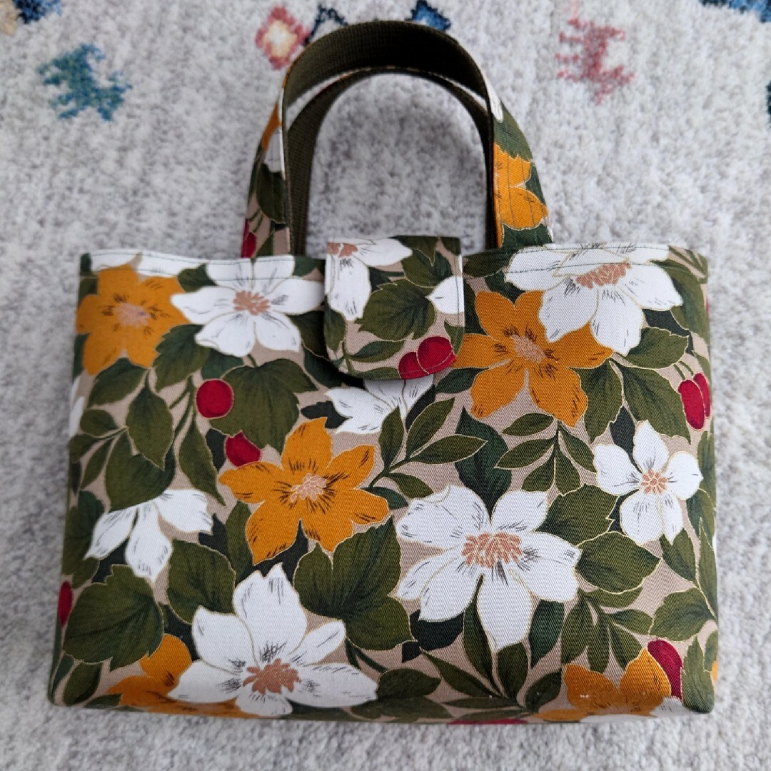 お値下げしました！！❋花柄バッグ❋　送料込み レディースのバッグ(トートバッグ)の商品写真