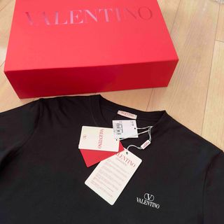 ヴァレンティノ(VALENTINO)の定価6万円。  ヴァレンティノ    最新作。(Tシャツ/カットソー(半袖/袖なし))