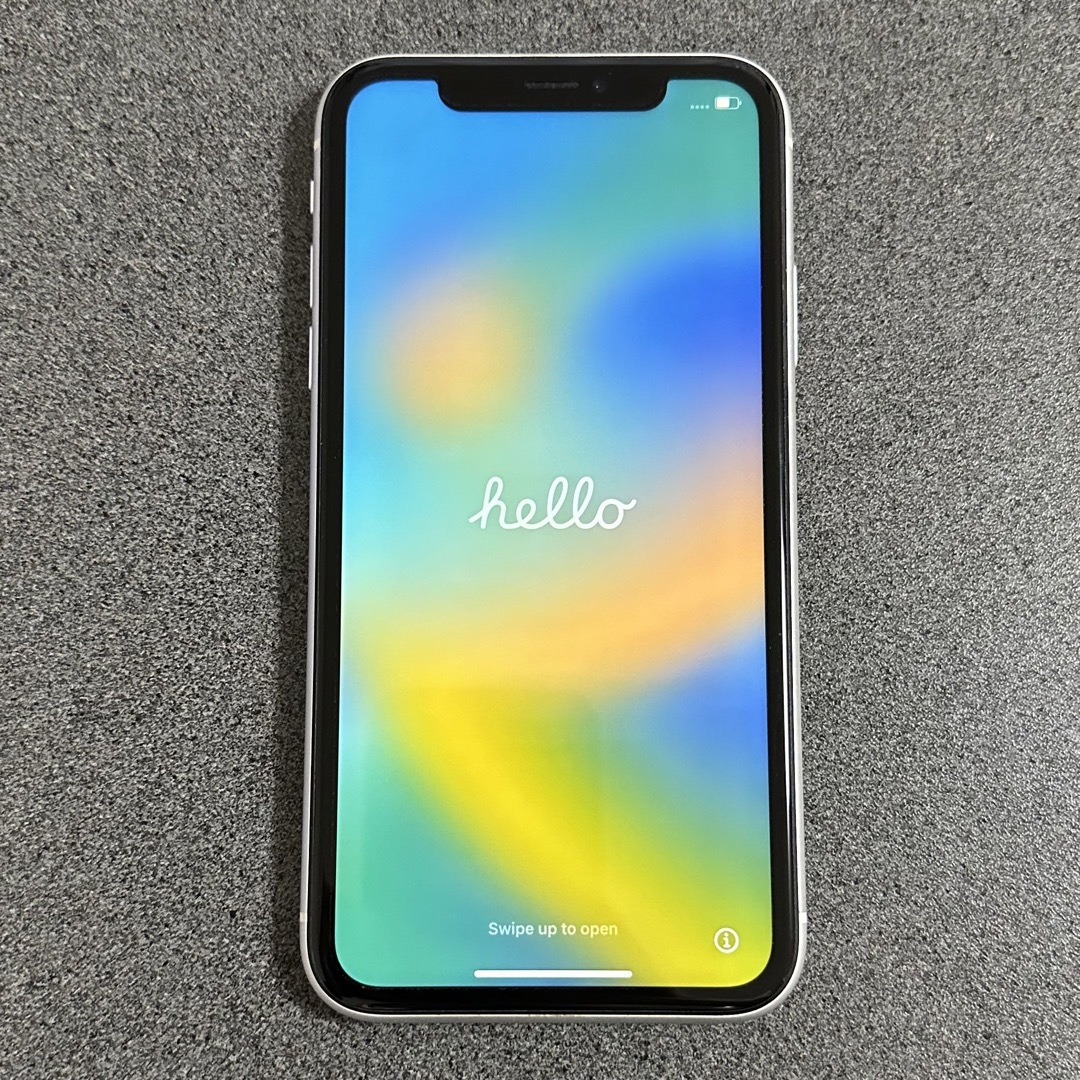 iPhone XR 128GB ホワイト