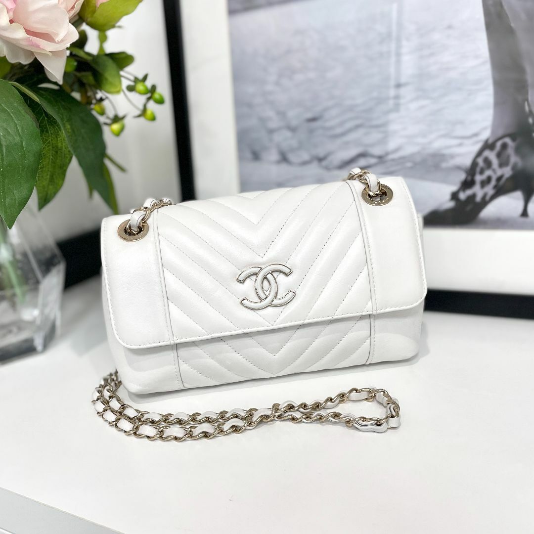 超希少✨CHANEL マトラッセ　チェーンショルダー　ターンロック　ホワイト