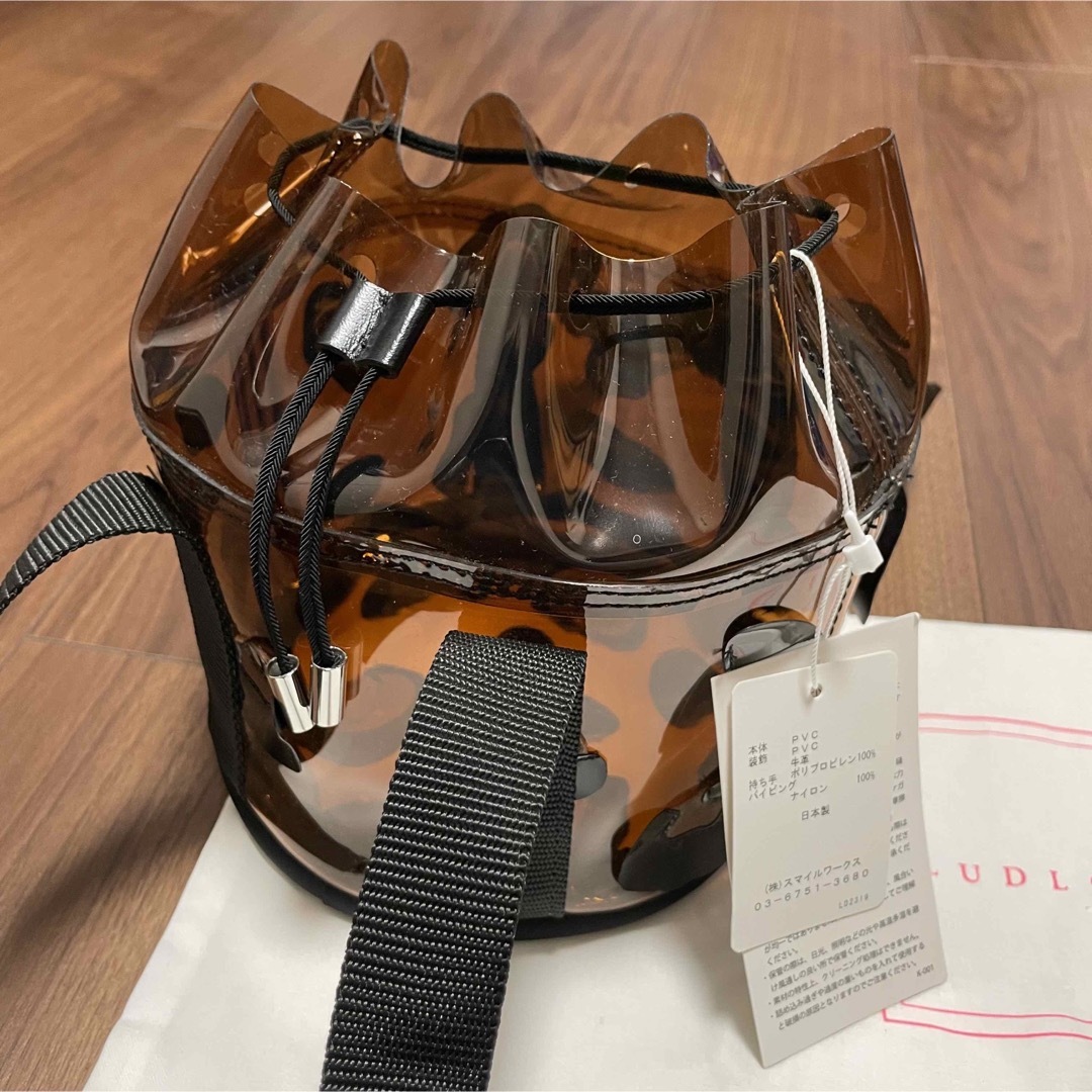 LUDLOW(ラドロー)のLUDLOW PVC レオパード バケットバッグ レディースのバッグ(ショルダーバッグ)の商品写真