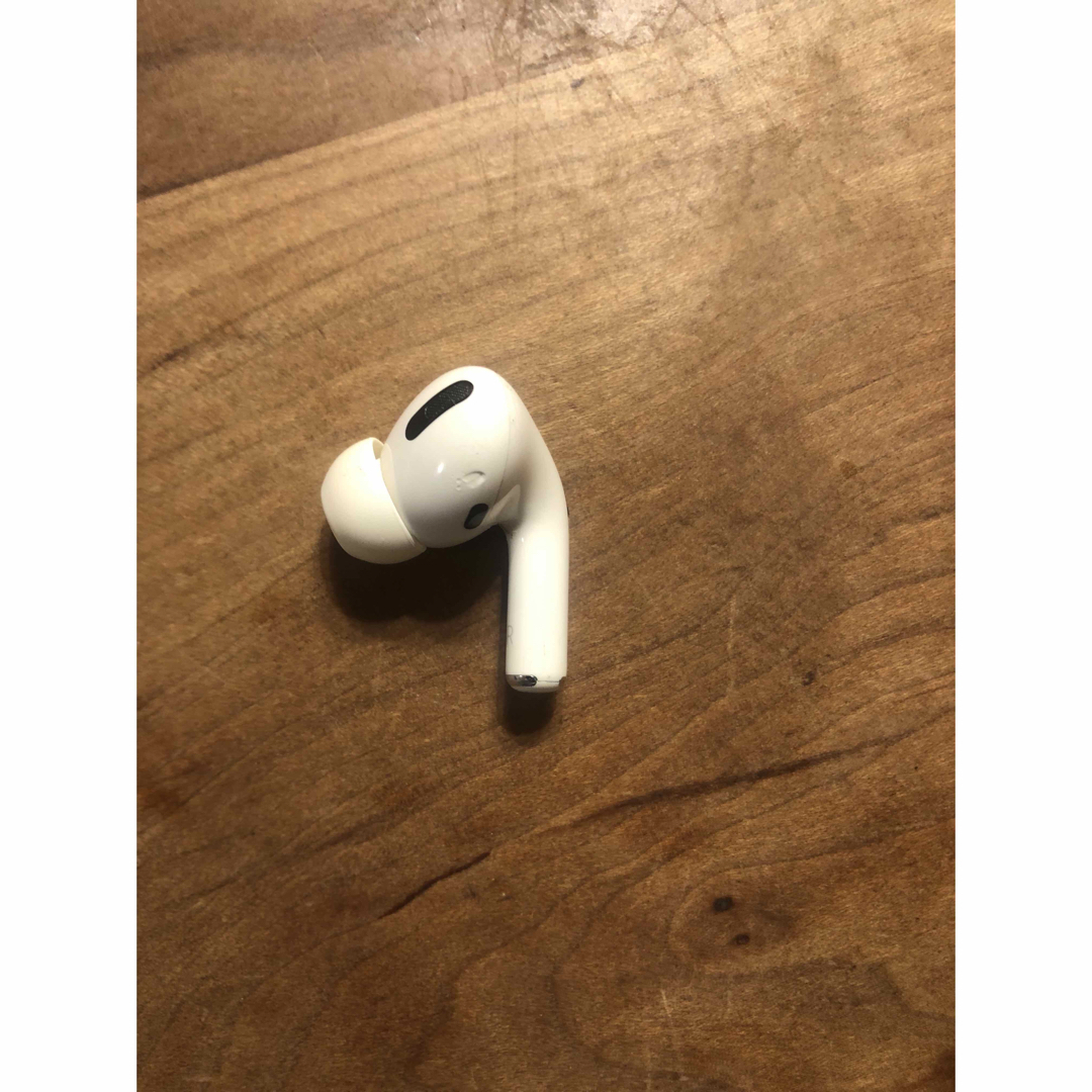 Airpods pro(第一世代) 右 片方 A2083 Mジャンク品 訳あり | フリマアプリ ラクマ