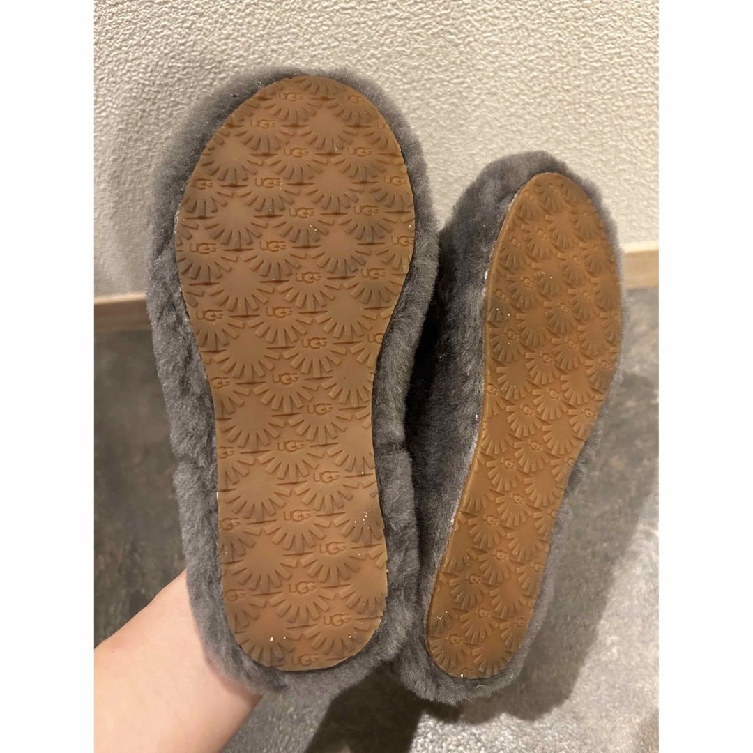 UGG(アグ)のUGG♡スライドサンダル　ファー　アグ　19.5 キッズ キッズ/ベビー/マタニティのキッズ靴/シューズ(15cm~)(サンダル)の商品写真