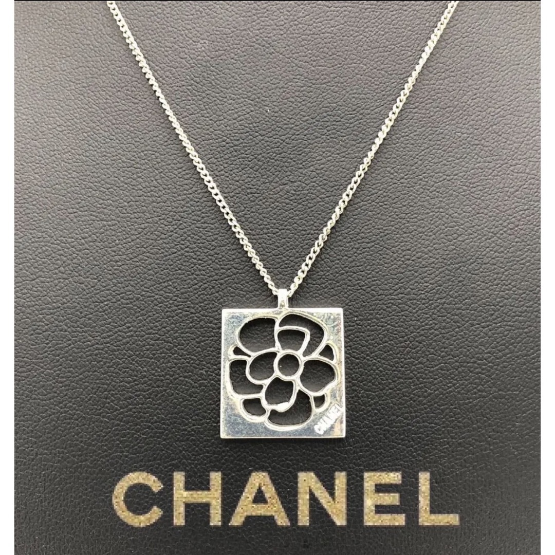 CHANEL シャネル　カメリア スクエア プレート ネックレス シルバー925