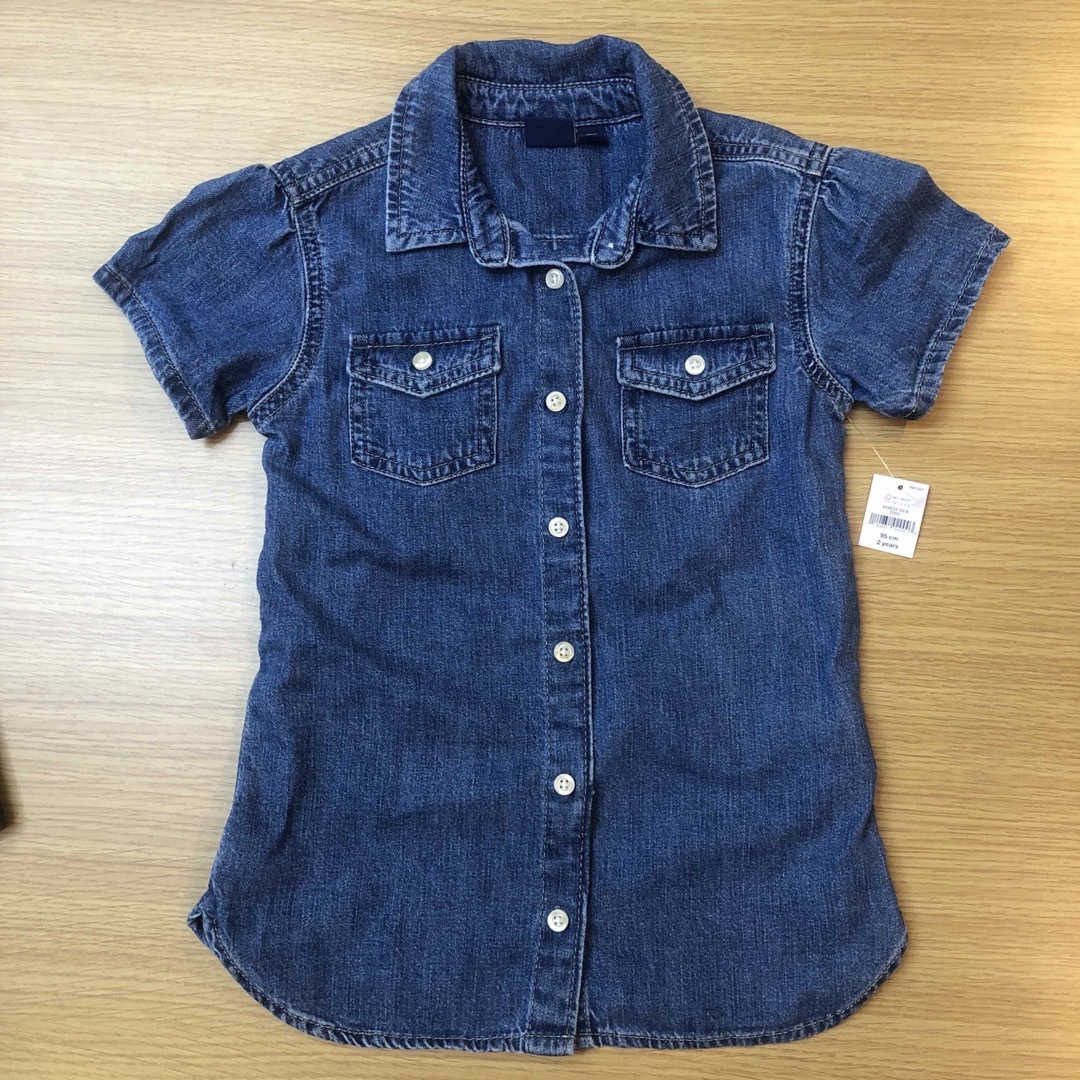 babyGAP(ベビーギャップ)のBaby GAP 新品　女の子　95 デニムワンピース キッズ/ベビー/マタニティのキッズ服女の子用(90cm~)(ワンピース)の商品写真