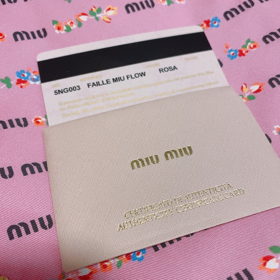 miumiu 花柄　ピンク　巾着ポーチ