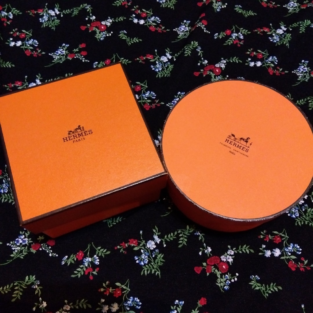 エルメス　腕時計と香水の空箱美術品/アンティーク