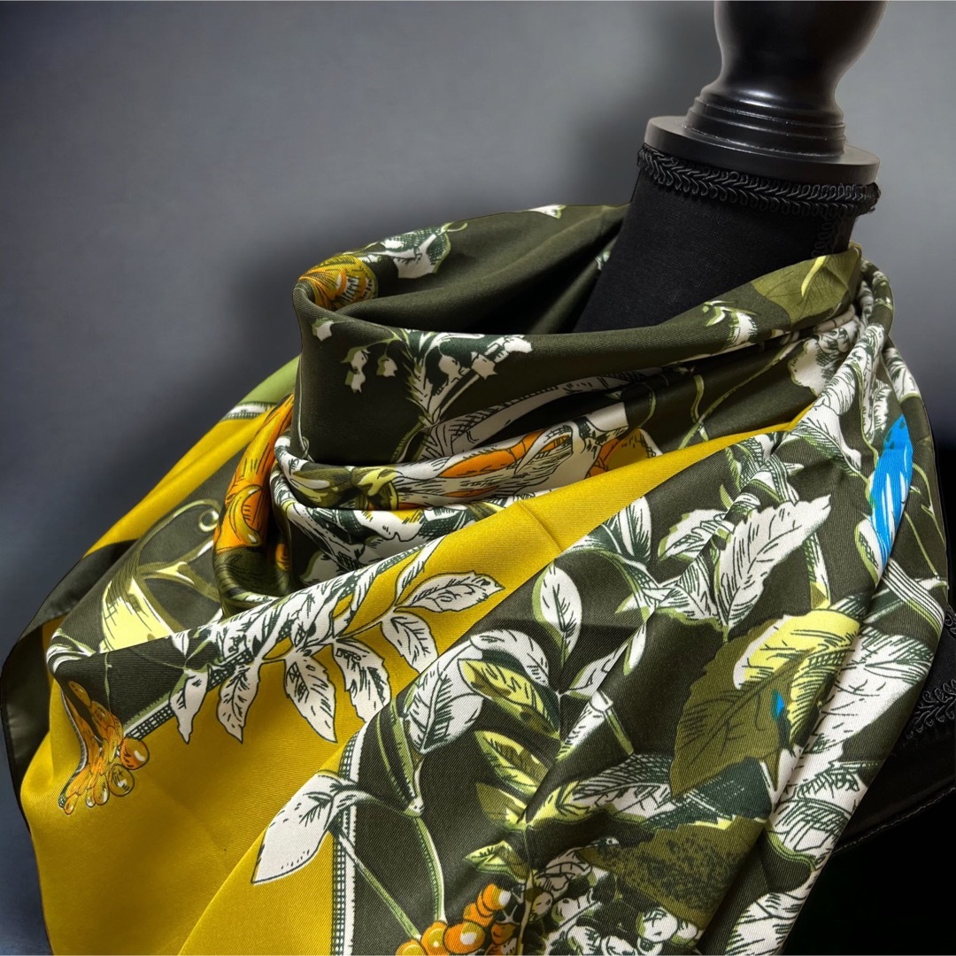 ×130 大判 シルク スカーフ ボタニカル 花鳥風月 鳥 植物 花 花柄 絹 レディースのファッション小物(マフラー/ショール)の商品写真