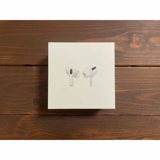 アップル(Apple)のAirPods pro イヤホン　MWP22J/A(ヘッドフォン/イヤフォン)