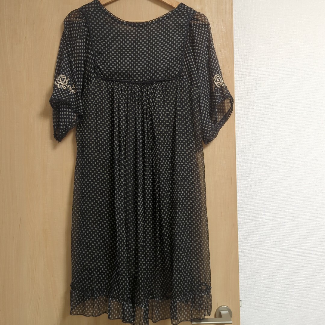 古着屋購入*刺繍ワンピース*水玉ワンピース レディースのワンピース(ひざ丈ワンピース)の商品写真