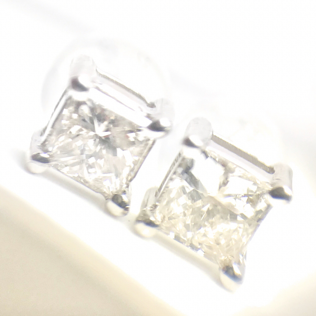 計0.70ct  良質天然ダイヤモンド　プリンセスカット　K18 ピアス