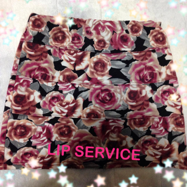 LIP SERVICE(リップサービス)のLIPSERVICE スカート レディースのスカート(ひざ丈スカート)の商品写真