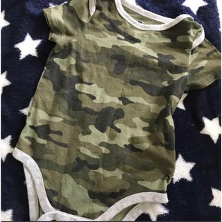 ベビーギャップ(babyGAP)のGAP 迷彩柄 半袖　ロンパース(Tシャツ/カットソー)