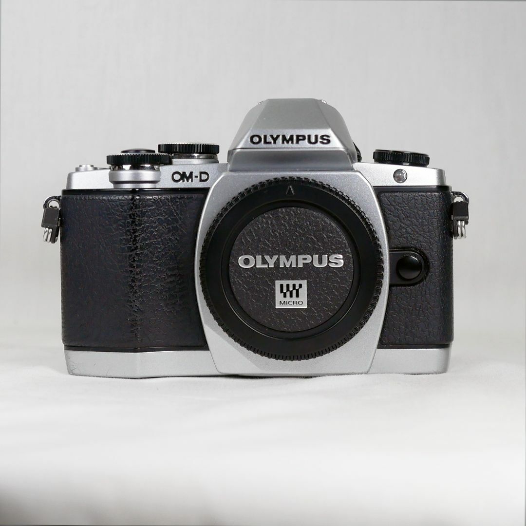 OLYMPUS(オリンパス)のOLYMPUS OM-D E-M10 body ＋ α スマホ/家電/カメラのカメラ(デジタル一眼)の商品写真