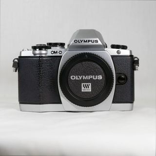 オリンパス(OLYMPUS)のOLYMPUS OM-D E-M10 body ＋ α(デジタル一眼)