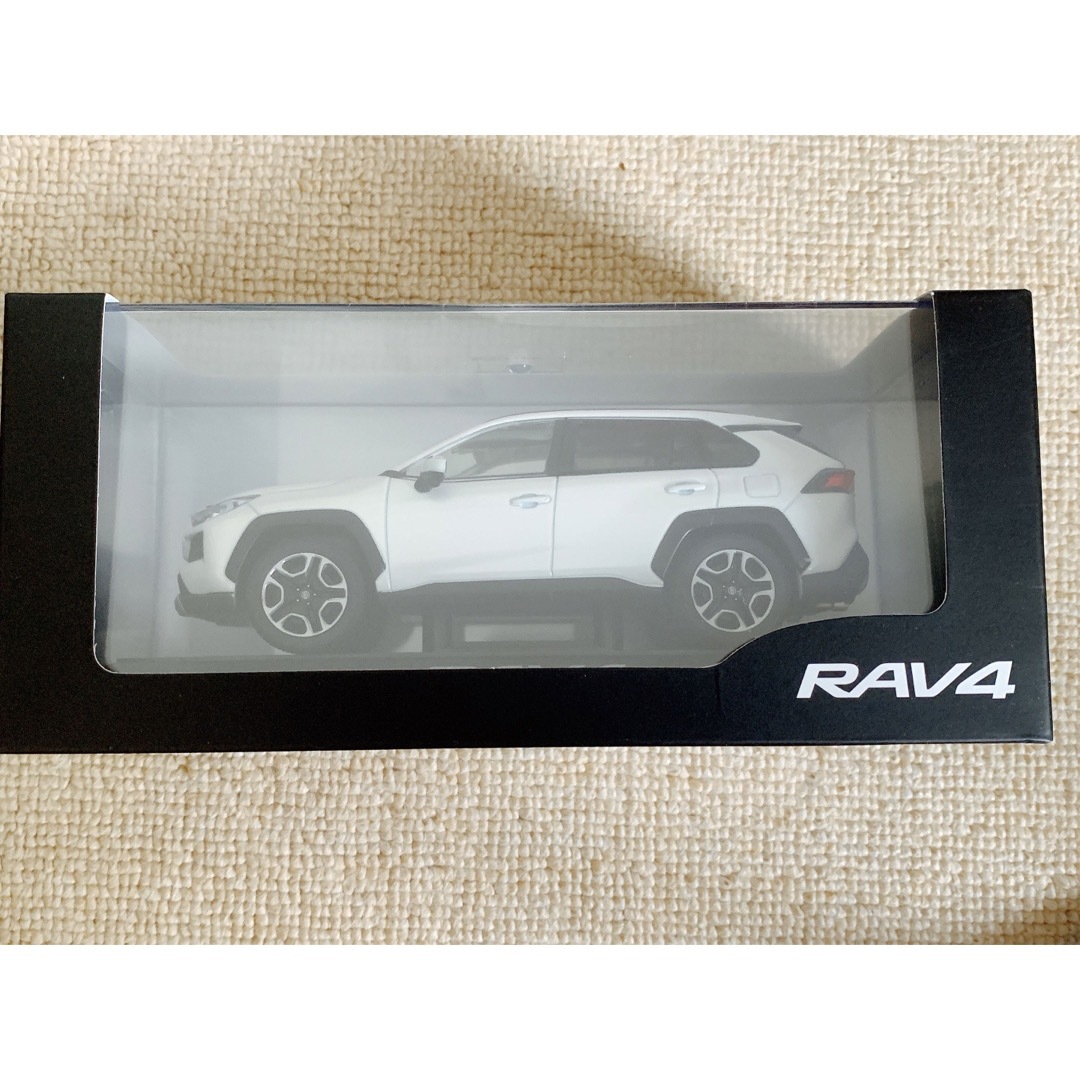 トヨタ　rav4 ADVENTURE カラーサンプル　ミニカーのサムネイル