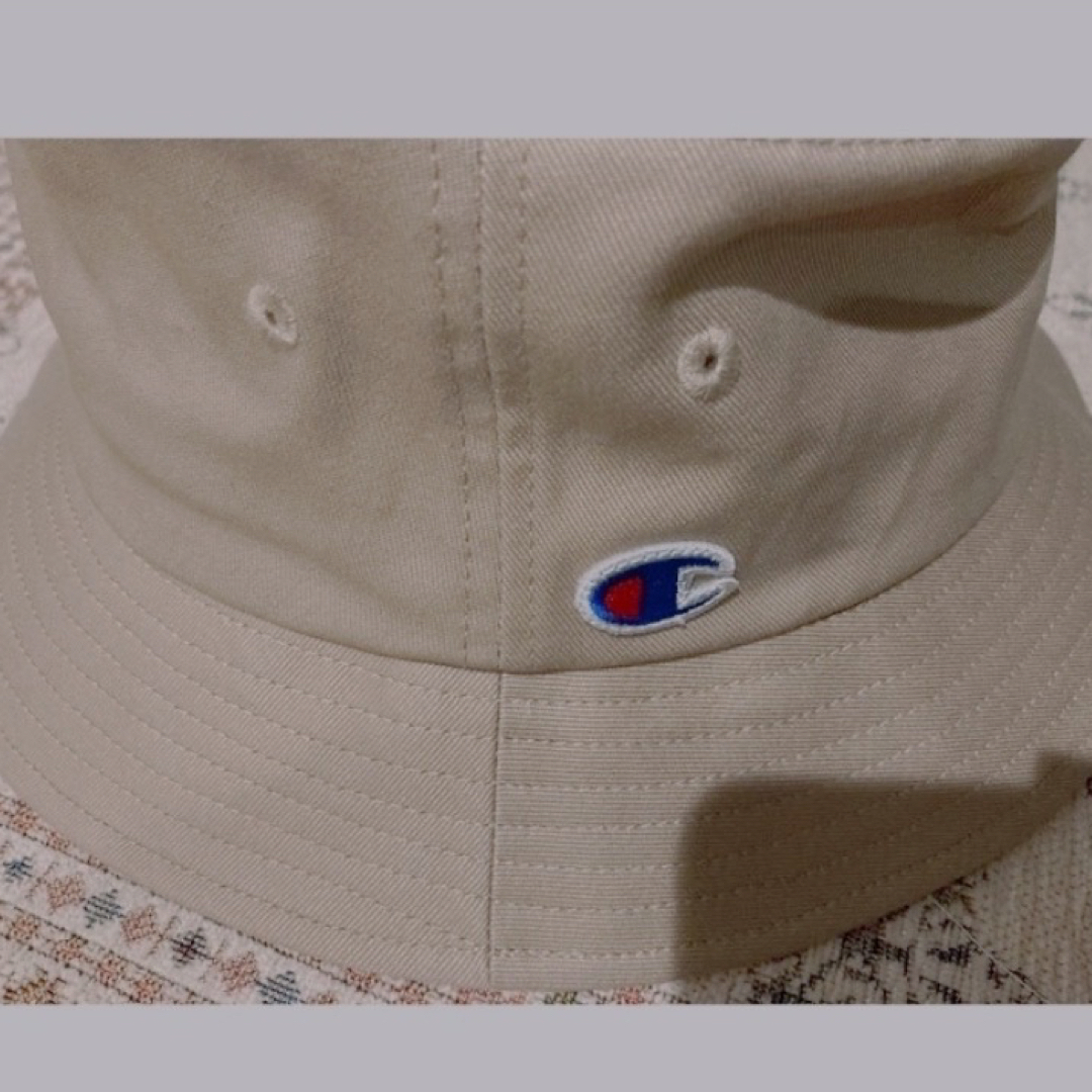 Champion(チャンピオン)のChampion チャンピオン  ハット　帽子　ベージュ　淡色　コーデ レディースの帽子(ハット)の商品写真