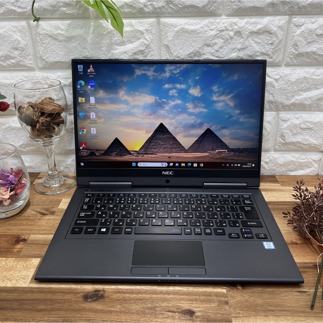NEC LAVIE 2in1☘️Corei7第8世代☘️SSD512GB/メモリ8G-