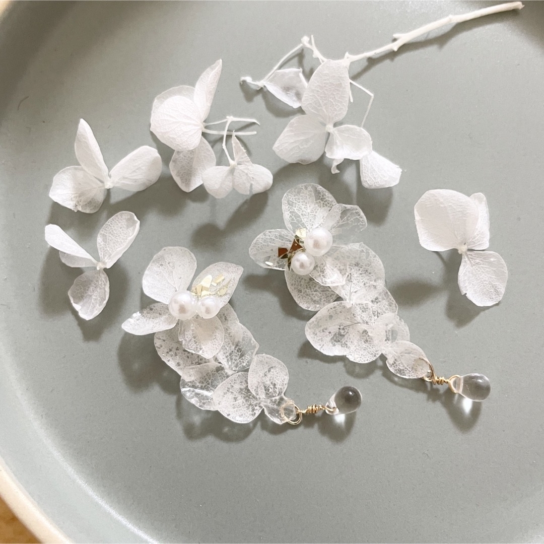 【新作】－紫陽花の花びらがさね－　チェコガラス ハンドメイドのアクセサリー(ピアス)の商品写真