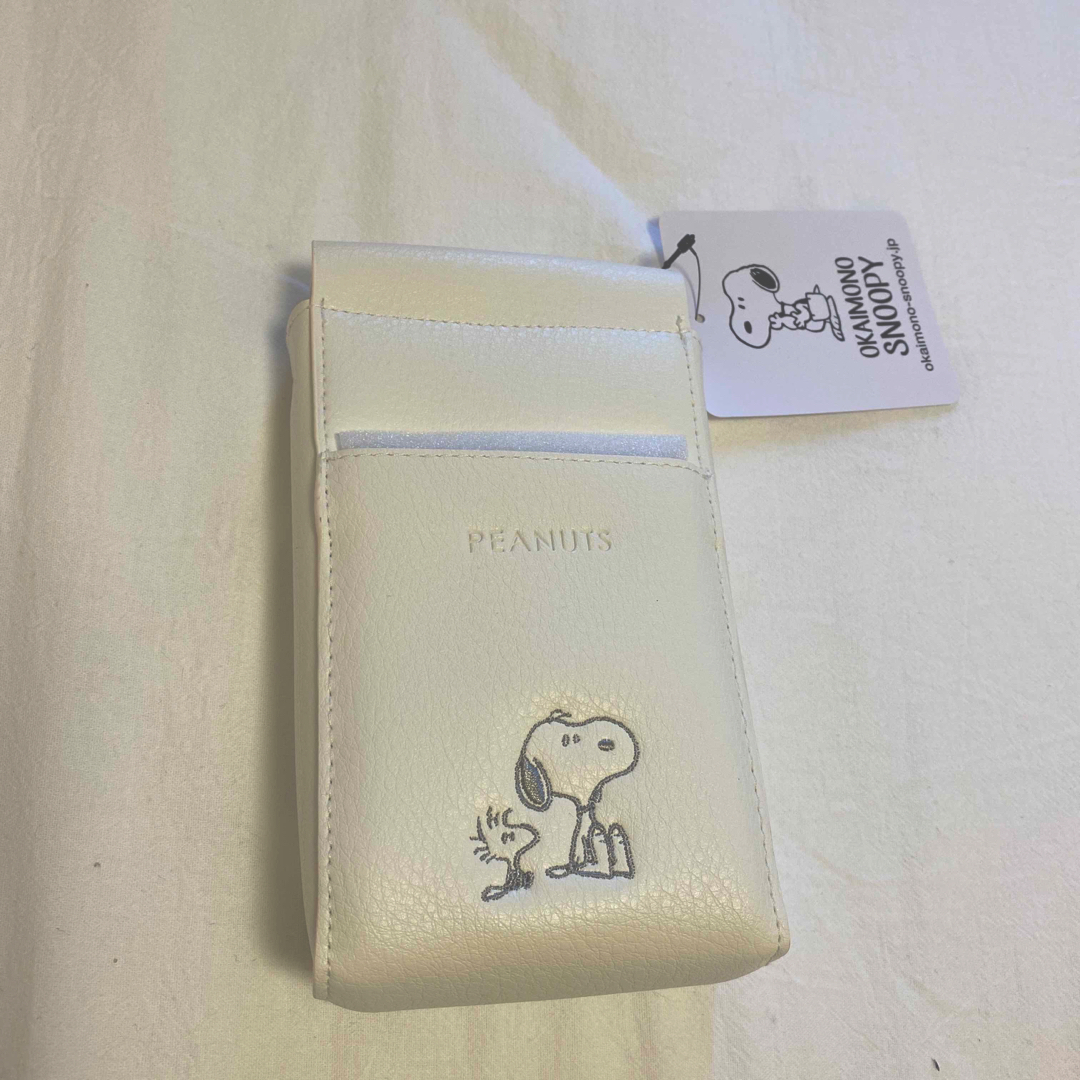 SNOOPY(スヌーピー)のスヌーピーのスマホケース スマホ/家電/カメラのスマホアクセサリー(iPhoneケース)の商品写真