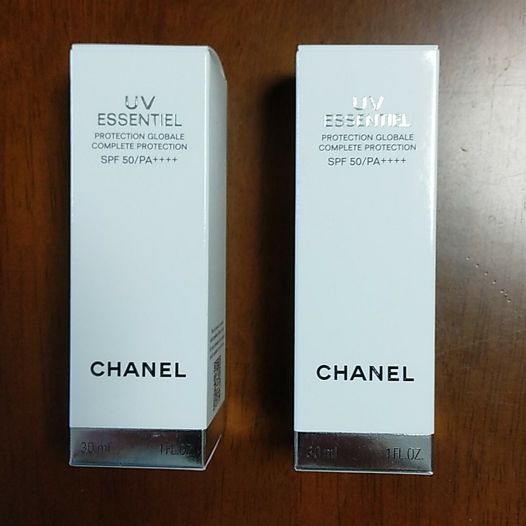 CHANEL UV ESSENTIEL SPF 50/PA 日焼け止めジェル