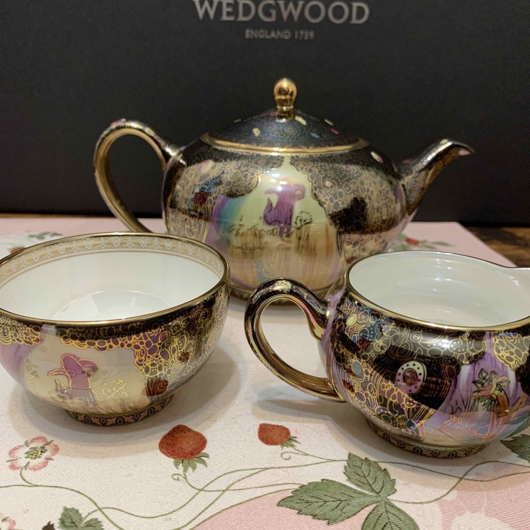 WEDGWOOD(ウェッジウッド)の希少　ウェッジウッド  フェアリーランド　ラスター　エンチャンテッド　フォレスト インテリア/住まい/日用品のキッチン/食器(食器)の商品写真