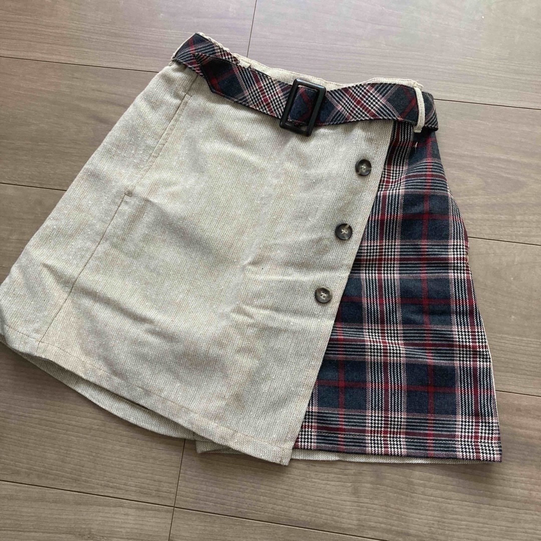 ikka(イッカ)の【新品】ikka 150 チェックベルトスカッツ　秋冬 キッズ/ベビー/マタニティのキッズ服女の子用(90cm~)(スカート)の商品写真