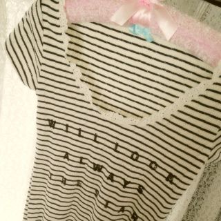 ダズリン(dazzlin)のdazzlin Tシャツ(Tシャツ(半袖/袖なし))