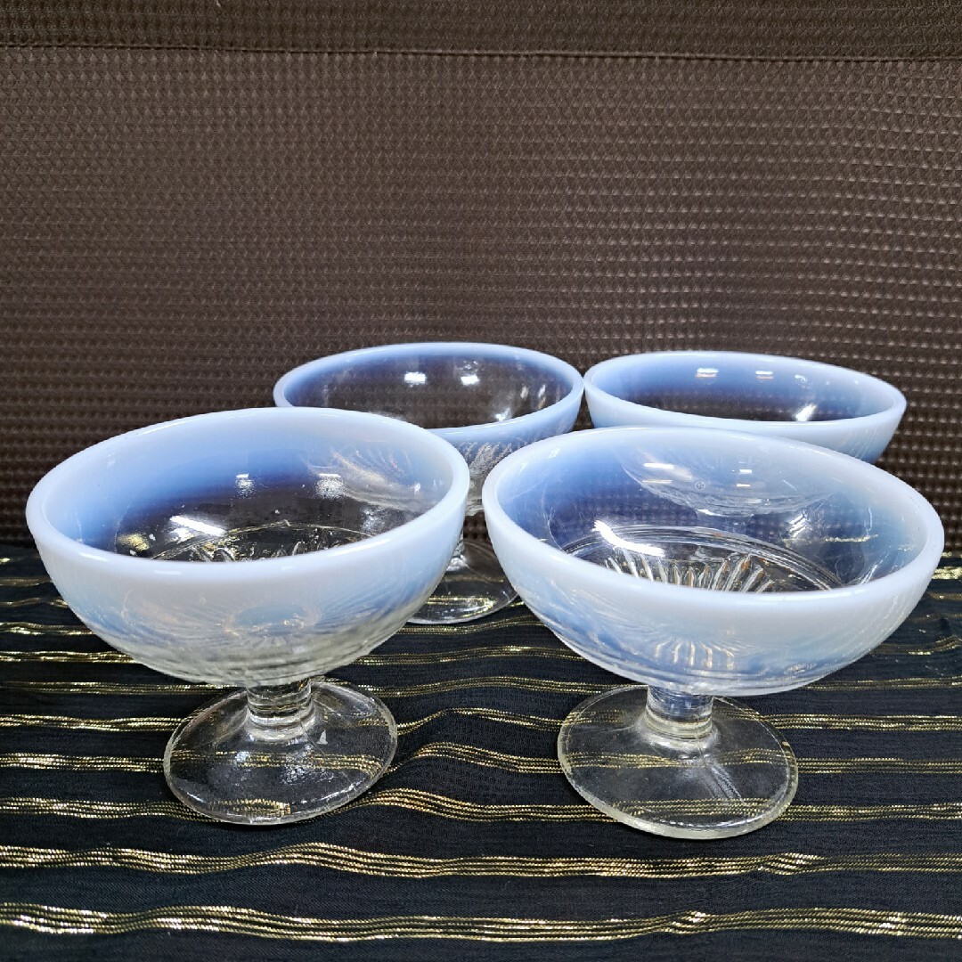 昭和レトロ　氷コップ　　乳白色４個セット エンタメ/ホビーの美術品/アンティーク(ガラス)の商品写真