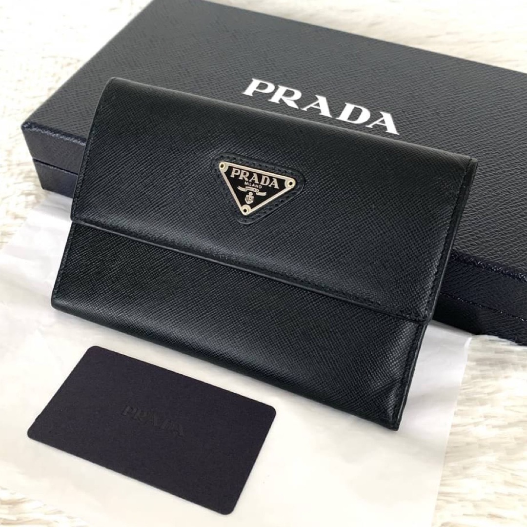 【極美品】PRADA プラダ 長財布 サフィアーノレザー ブラック 三角プレート