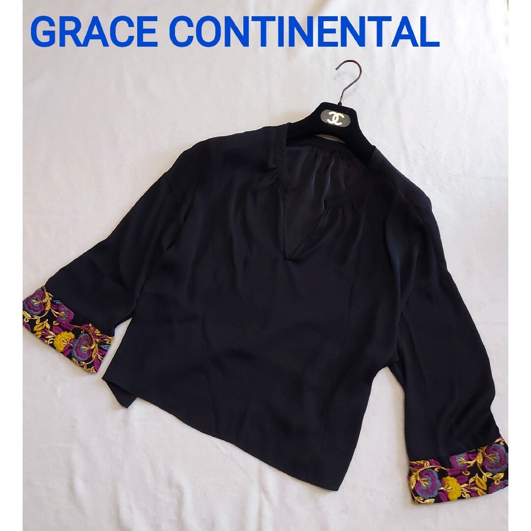 GRACE CONTINENTAL(グレースコンチネンタル)の美品☆ グレースコンチネンタルワイド刺繍ブラウス カットソー 黒  Mサイズ相当 レディースのトップス(シャツ/ブラウス(長袖/七分))の商品写真