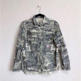 ザラ(ZARA)のZARA TRAFALUC＊迷彩柄ワッペンシャツ＊Ｙ２Ｋ＊迷彩＊シャツ＊ザラ(シャツ/ブラウス(長袖/七分))