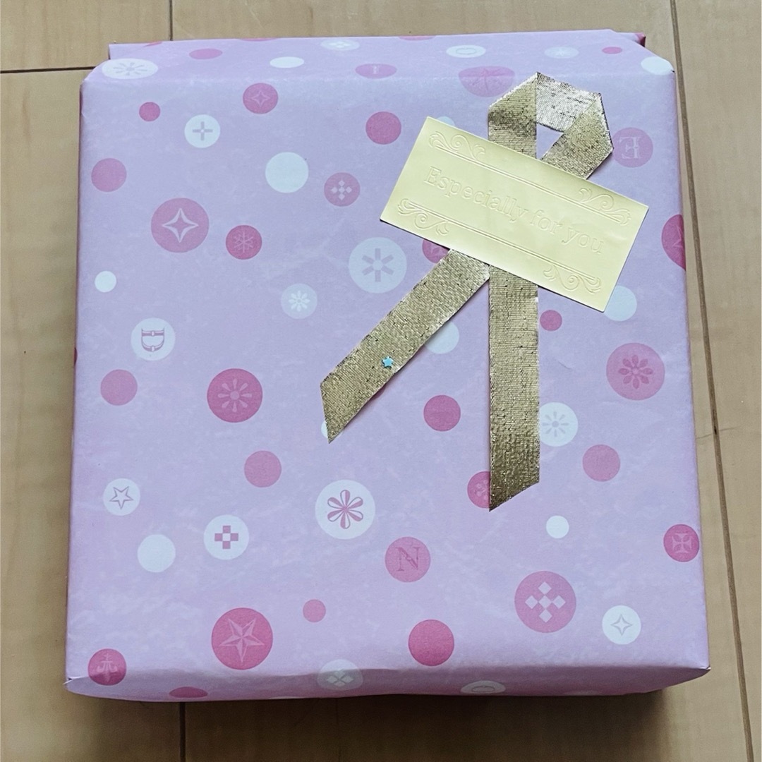 プレゼント包装　ちいかわといっしょ　むちゃかわピンク