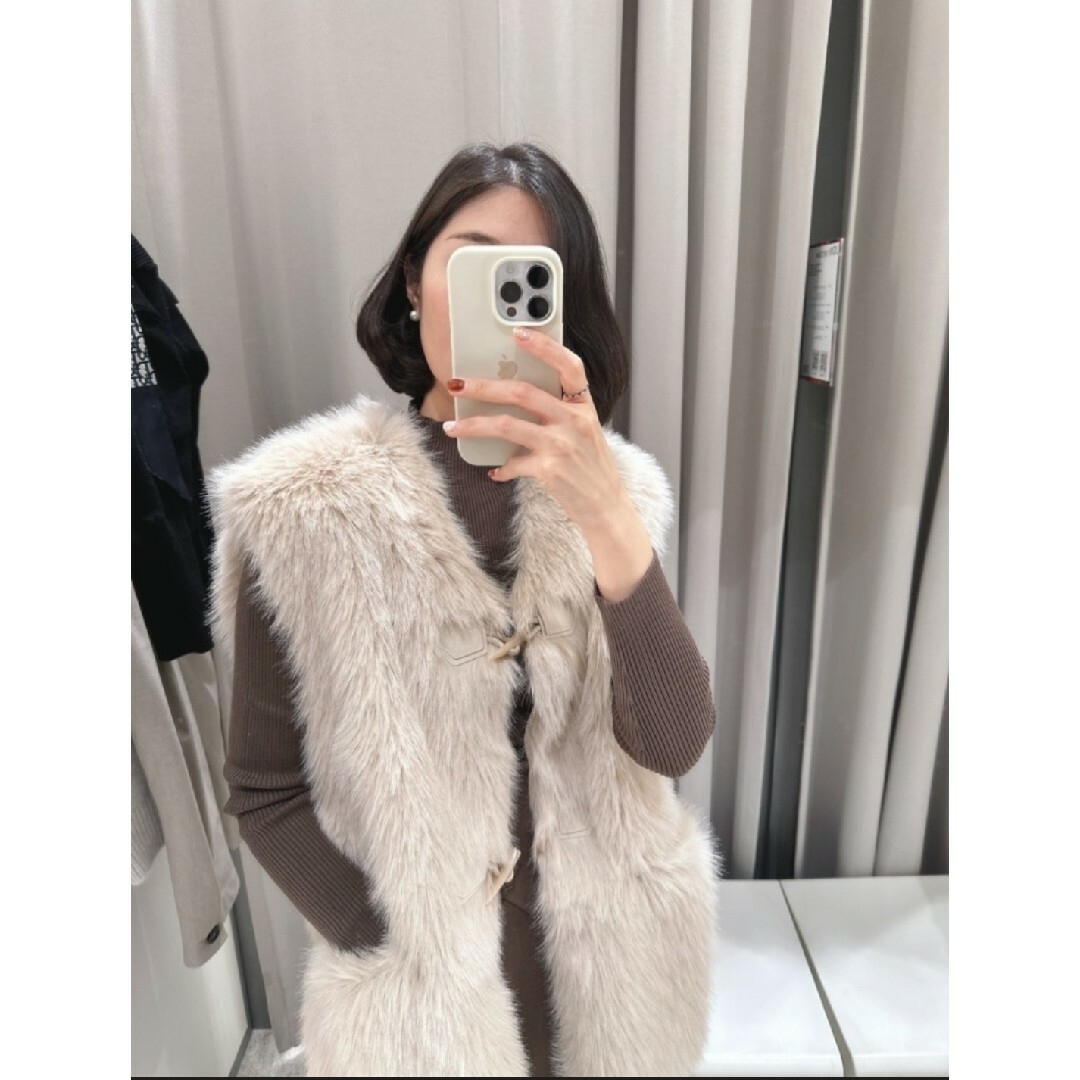 ZARA フェイクファーベスト Lサイズ ベージュ | フリマアプリ ラクマ ZARA フェイクファーベスト Lサイズ ベージュ | フリマアプリ ラクマ